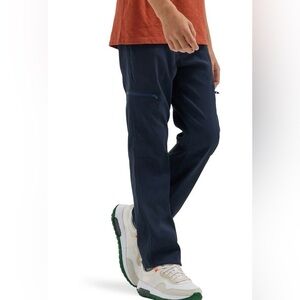 Wrangler Men's Dark Cargo Pants size (16 Regular)